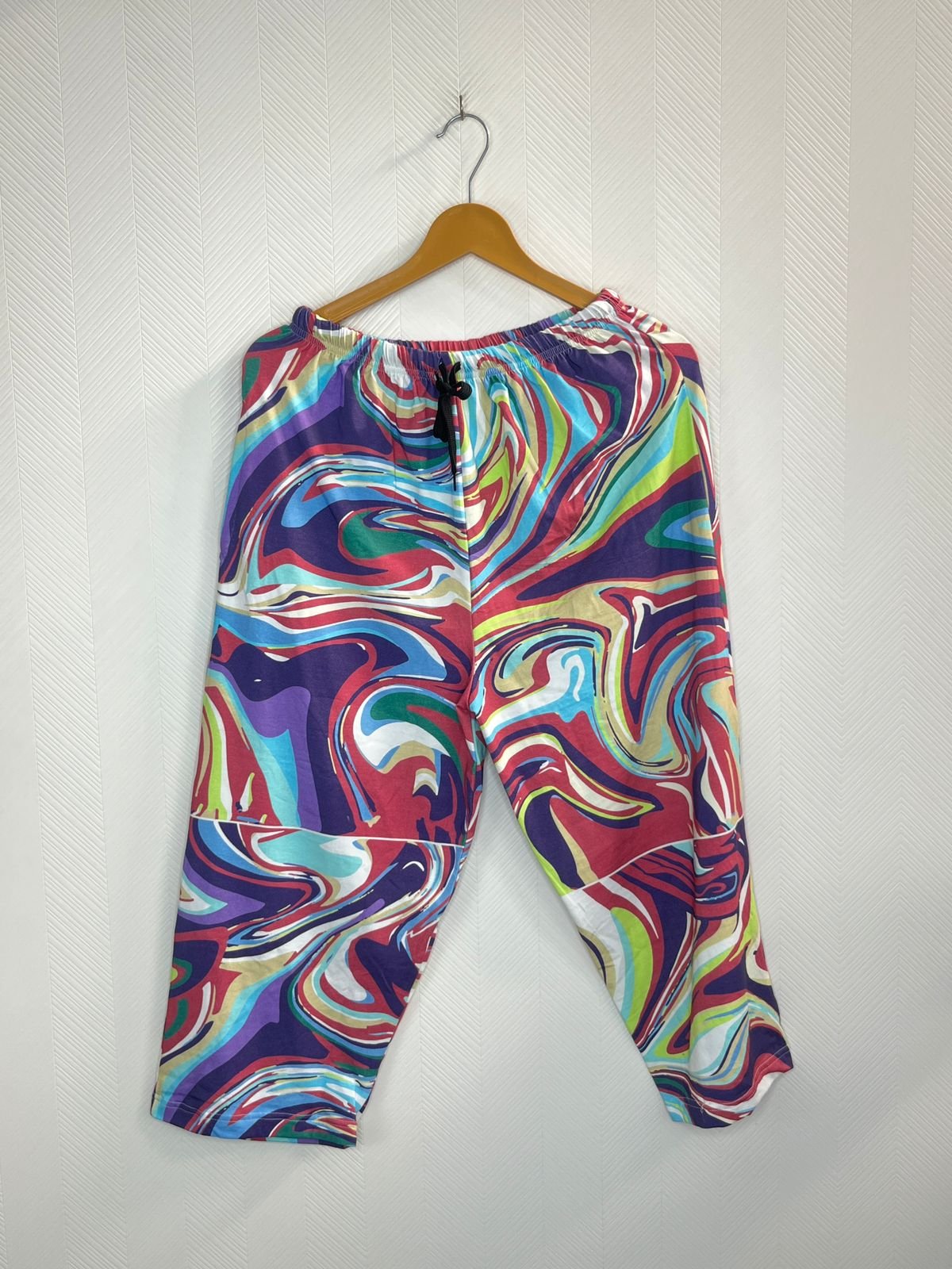 Multicolor Abstract Swirl Print Cotton 3/4th Pants