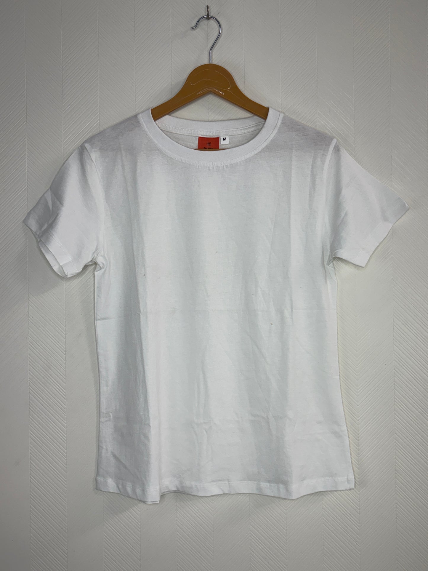 Women's White Solid Round Neck T-Shirt