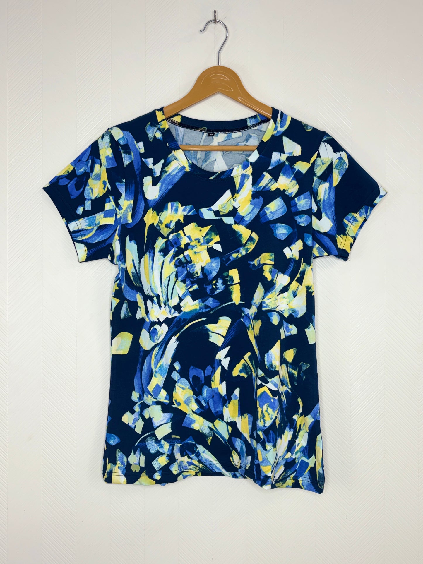 Women's Navy Blue Abstract Floral Print Round Neck T-Shirt