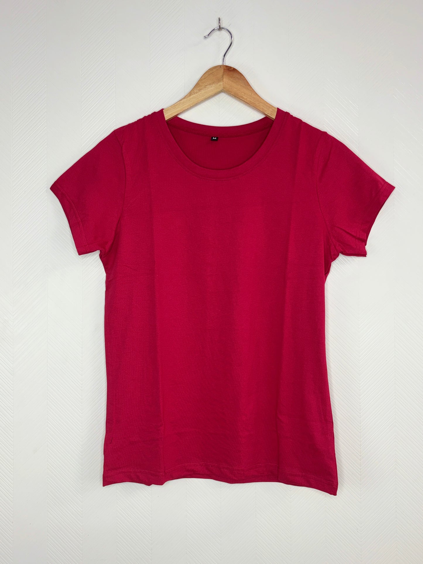 Women's Fuchsia Pink Solid Round Neck T-Shirt