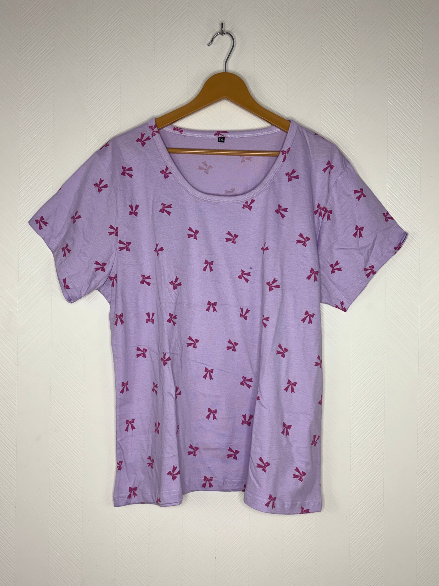 Lavender Bow Print Women's T-Shirt