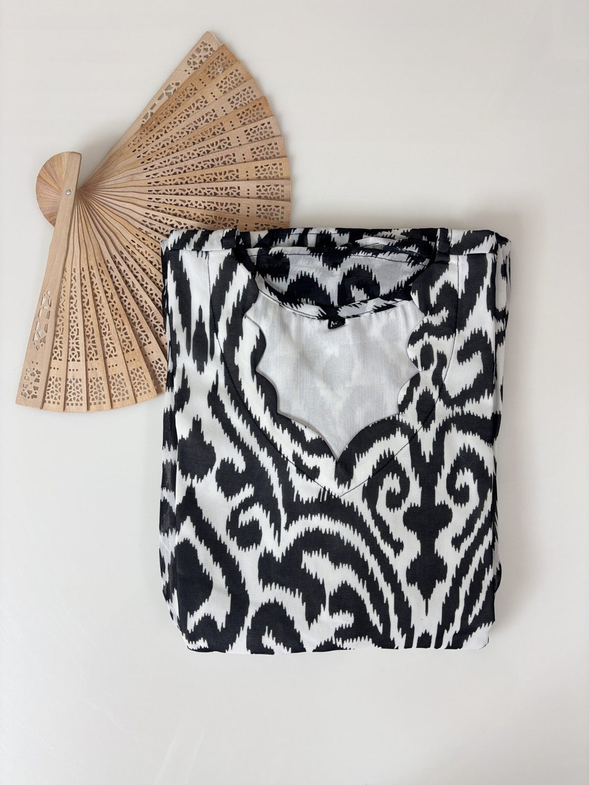 Black and White Paisley Printed Georgette Outdoor Non-Feeding Maxi