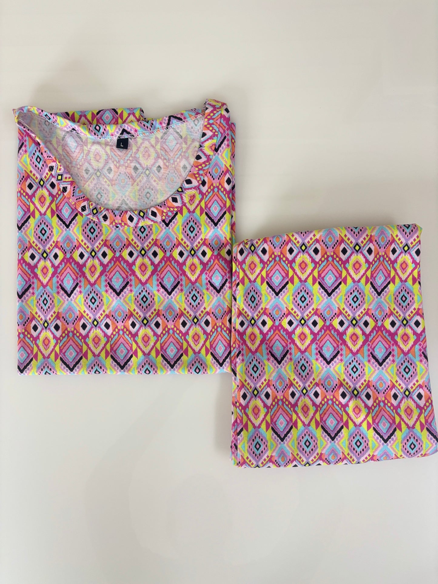 Orchid Pink Geometric Diamond Print T-Shirt with 3/4th Co-ords