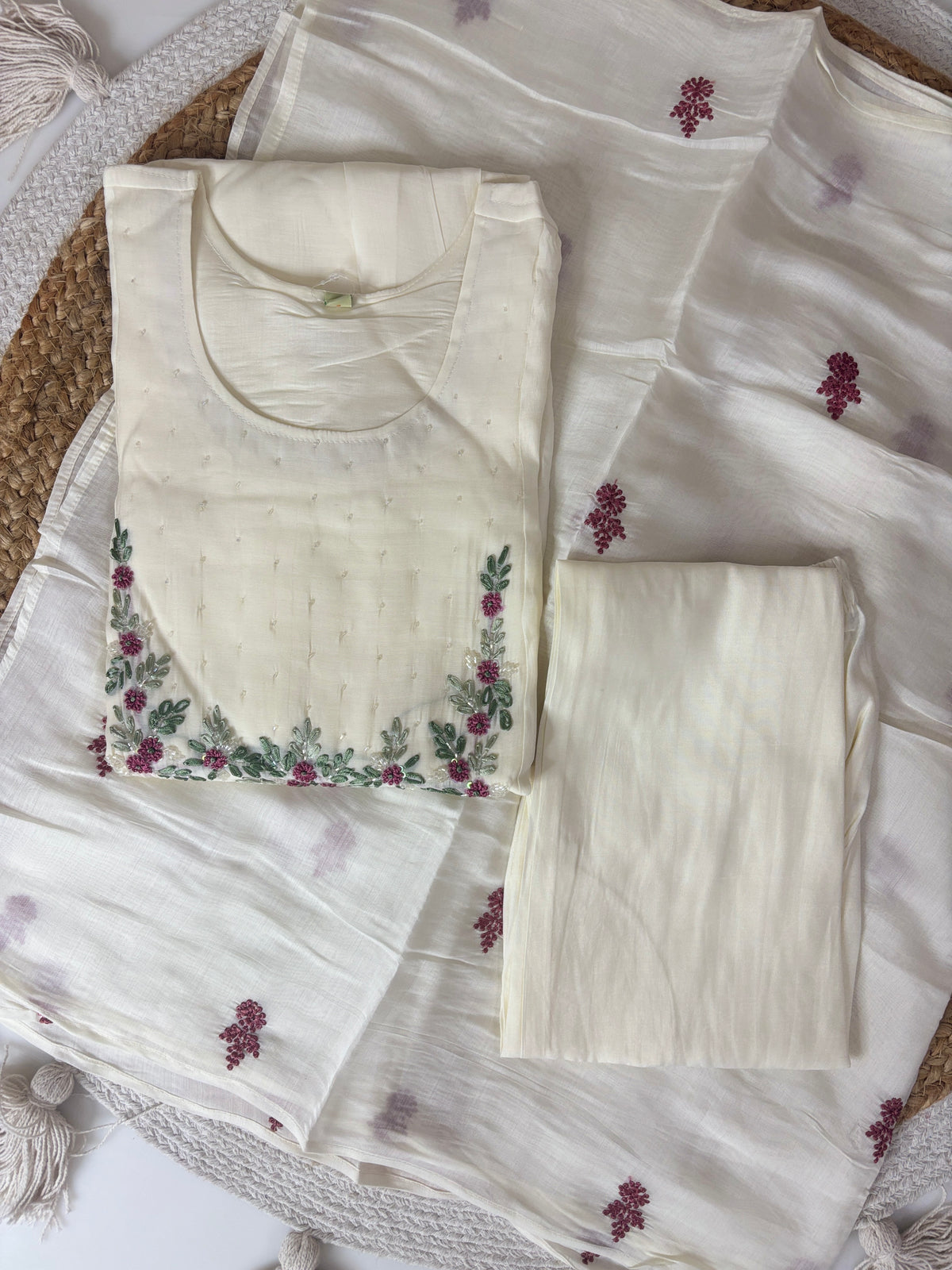 Mul chanderi A line with work Ivory White Floral Embroidered 3-Piece Suit