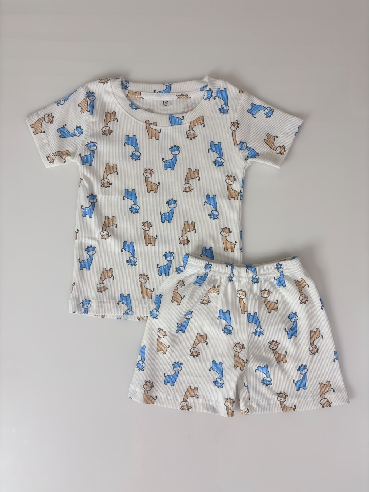 Cute Giraffe Printed Kids Rib T-shirt and Shorts Set