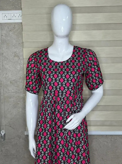 Black With Pink Geometric Diamond Printed Outdoor Blended Cotton Non Feeding Maxi