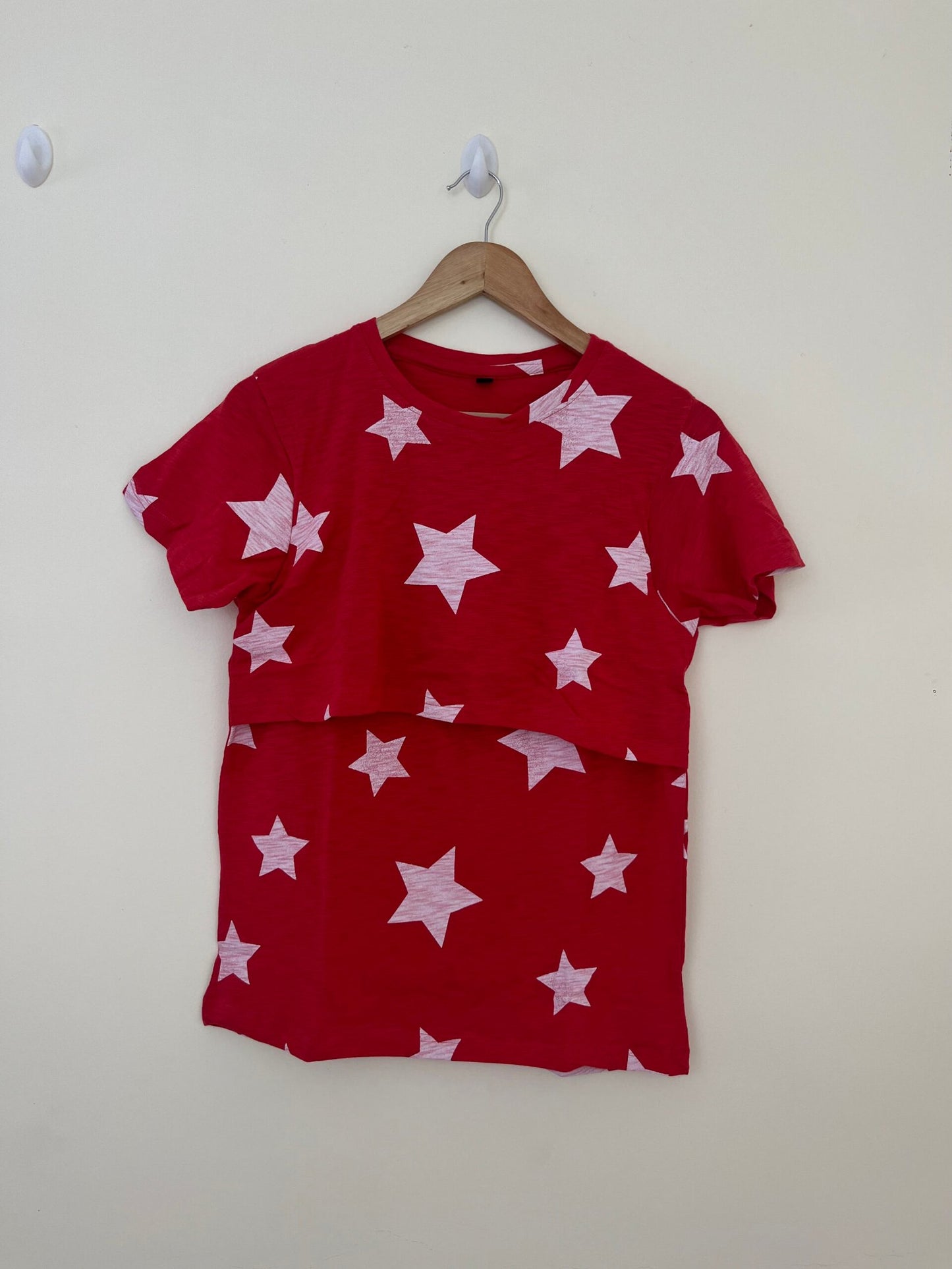 Red Star Printed Feeding Top