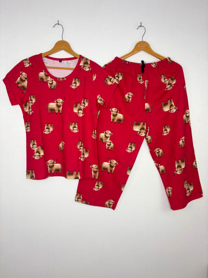 Crimson Red Highland Cow Print T-Shirt with 3/4th Pant Set