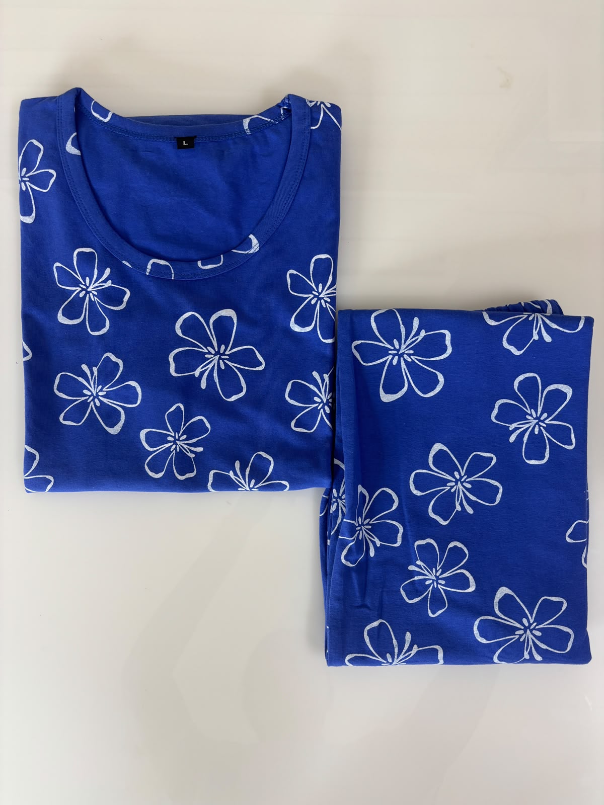 Royal Blue Daisy Blossom Print T-Shirt with 3/4th Pant Set