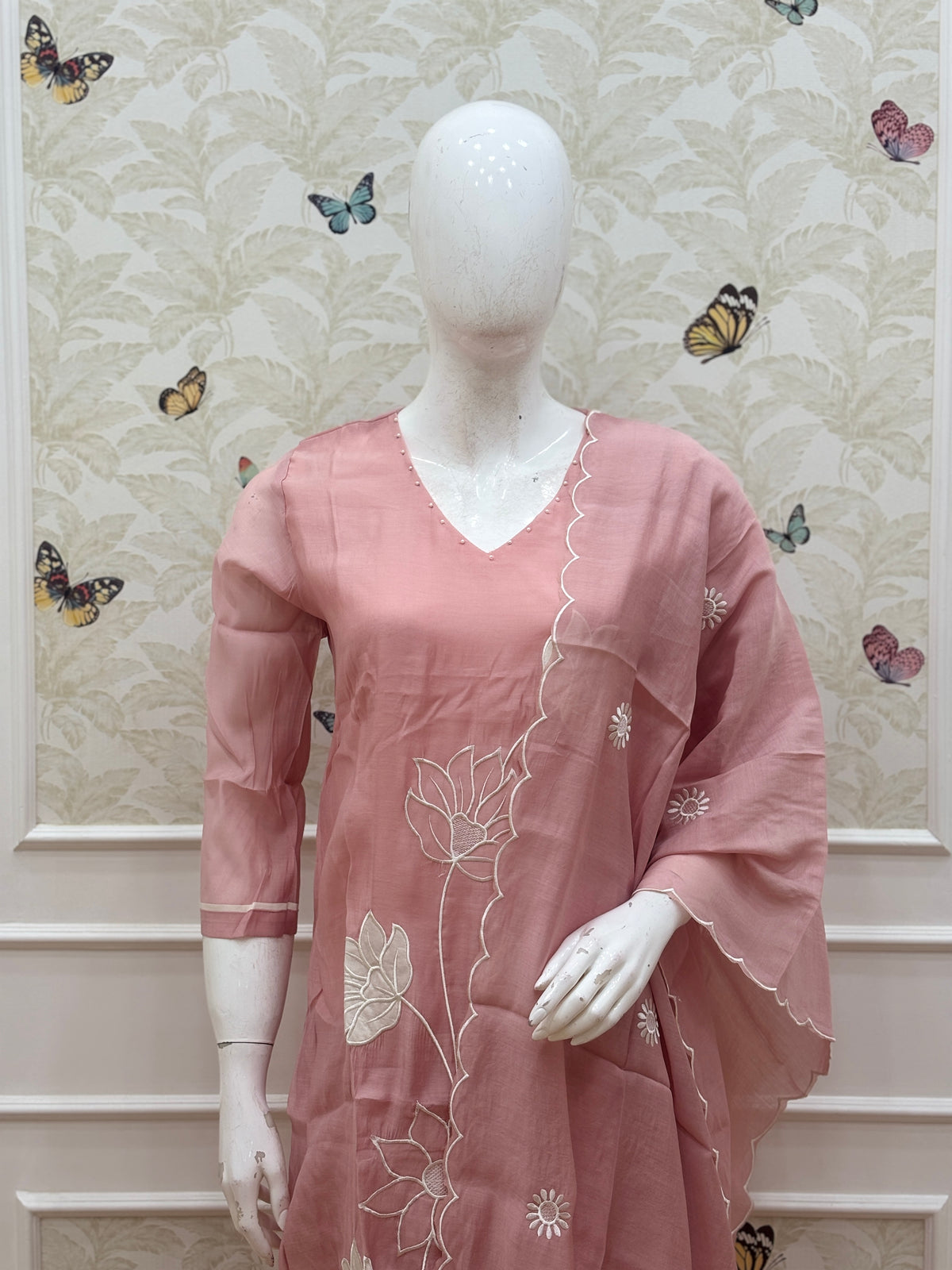 Mul Chanderi with slit with embroidery Dusty Pink Floral Embroidered 3-Piece Suit
