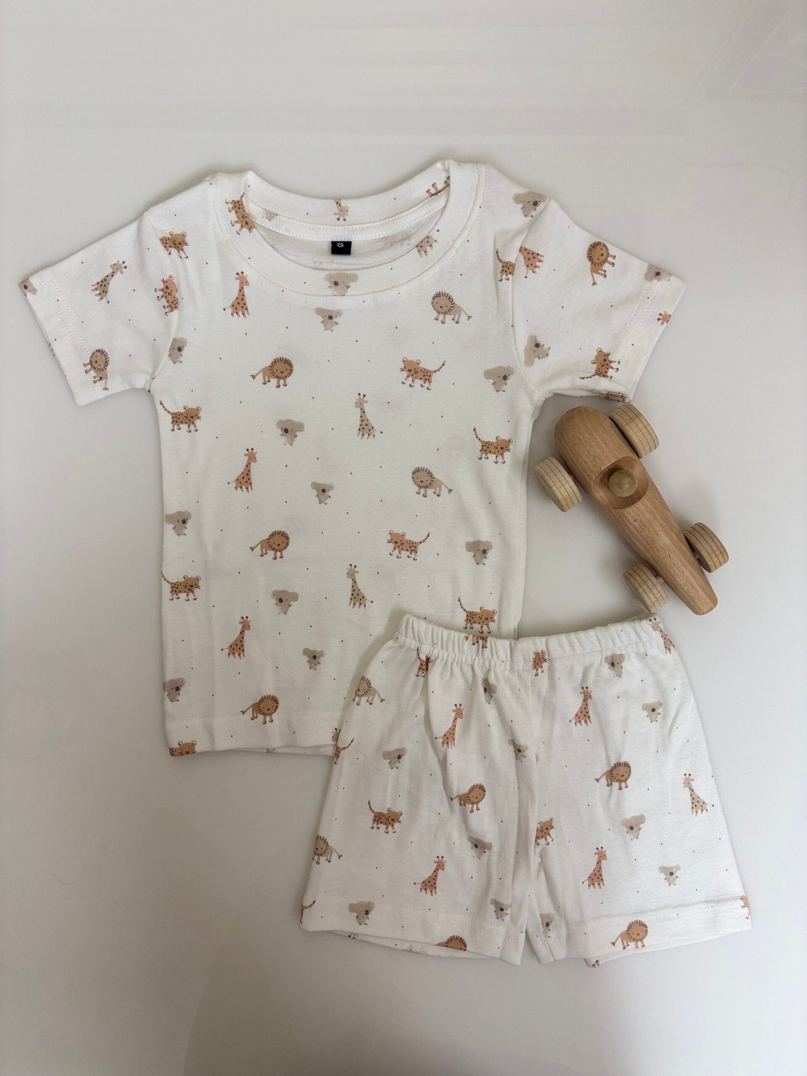 White Animals Printed Kids T-shirt and shorts Coords