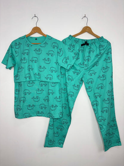 Sea Green Chameleon Printed Feeding T-shirt And Pants