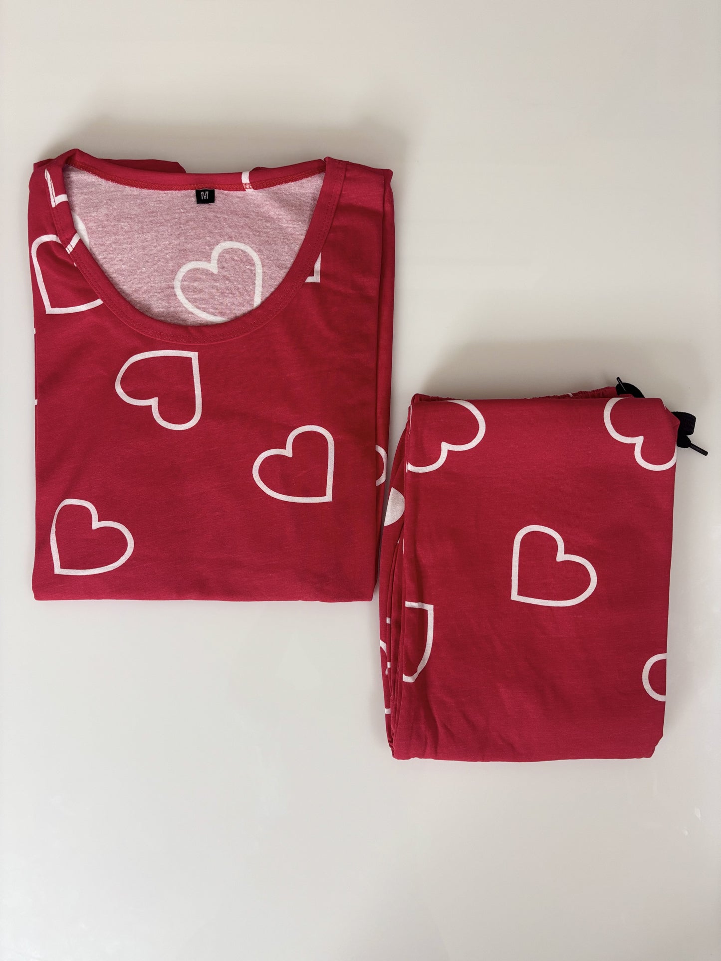 Red Heart Outline Print Round Neck Half Sleeve T-Shirt & Full Pant Night Suit Set