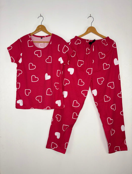 Red Heart Outline Print Round Neck Half Sleeve T-Shirt & Full Pant Night Suit Set