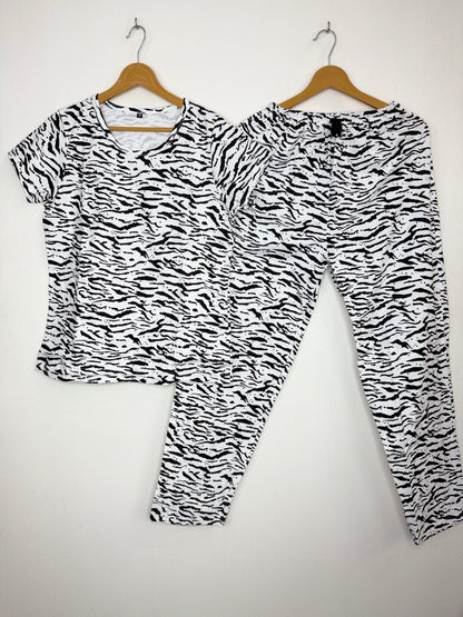 White with Black Wavey Printed T-shirt with Combo Pant Set