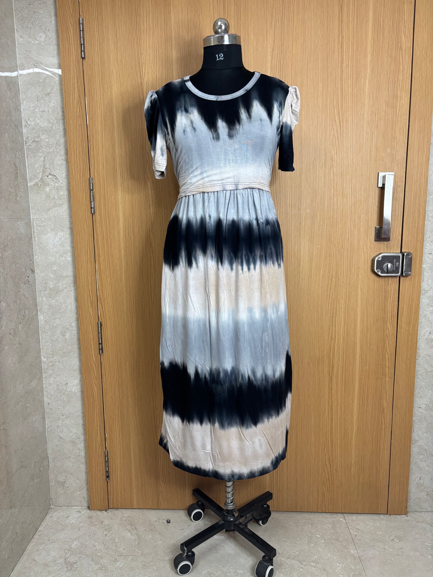 Triple Colors Mixed Die-Tye Printed Feeding Puff Sleeve Maxi