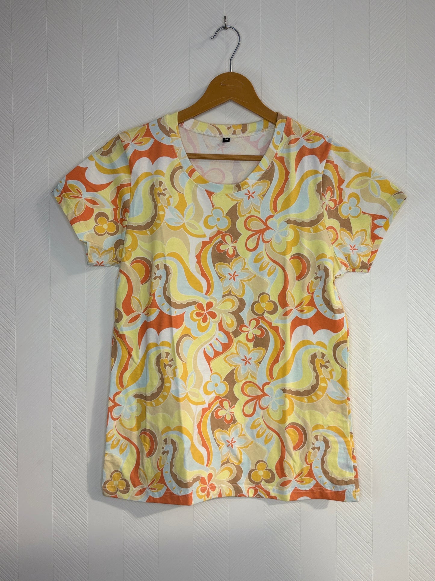 Pastel Yellow Retro Floral Print Women's T-Shirt