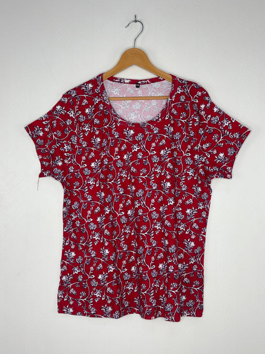 Red Floral Vine Print Women's T-Shirt