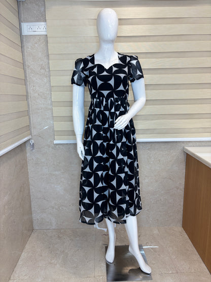 Black Geometric Print Georgette Non-Feeding Gown