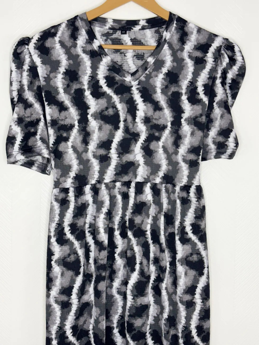 Triple Colors Wavey Printed V-Neck Lounge Frock