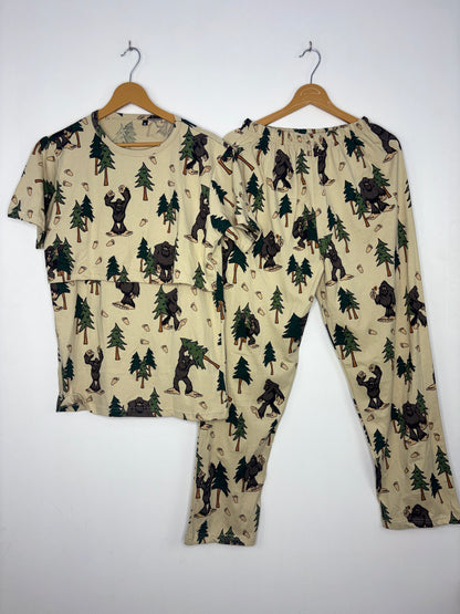 Sand Beige Woodland Bear Feeding T-Shirt with Pant