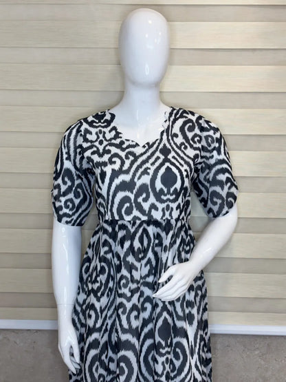 Black and White Paisley Printed Georgette Outdoor Non-Feeding Maxi