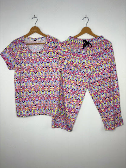 Orchid Pink Geometric Diamond Print T-Shirt with 3/4th Co-ords