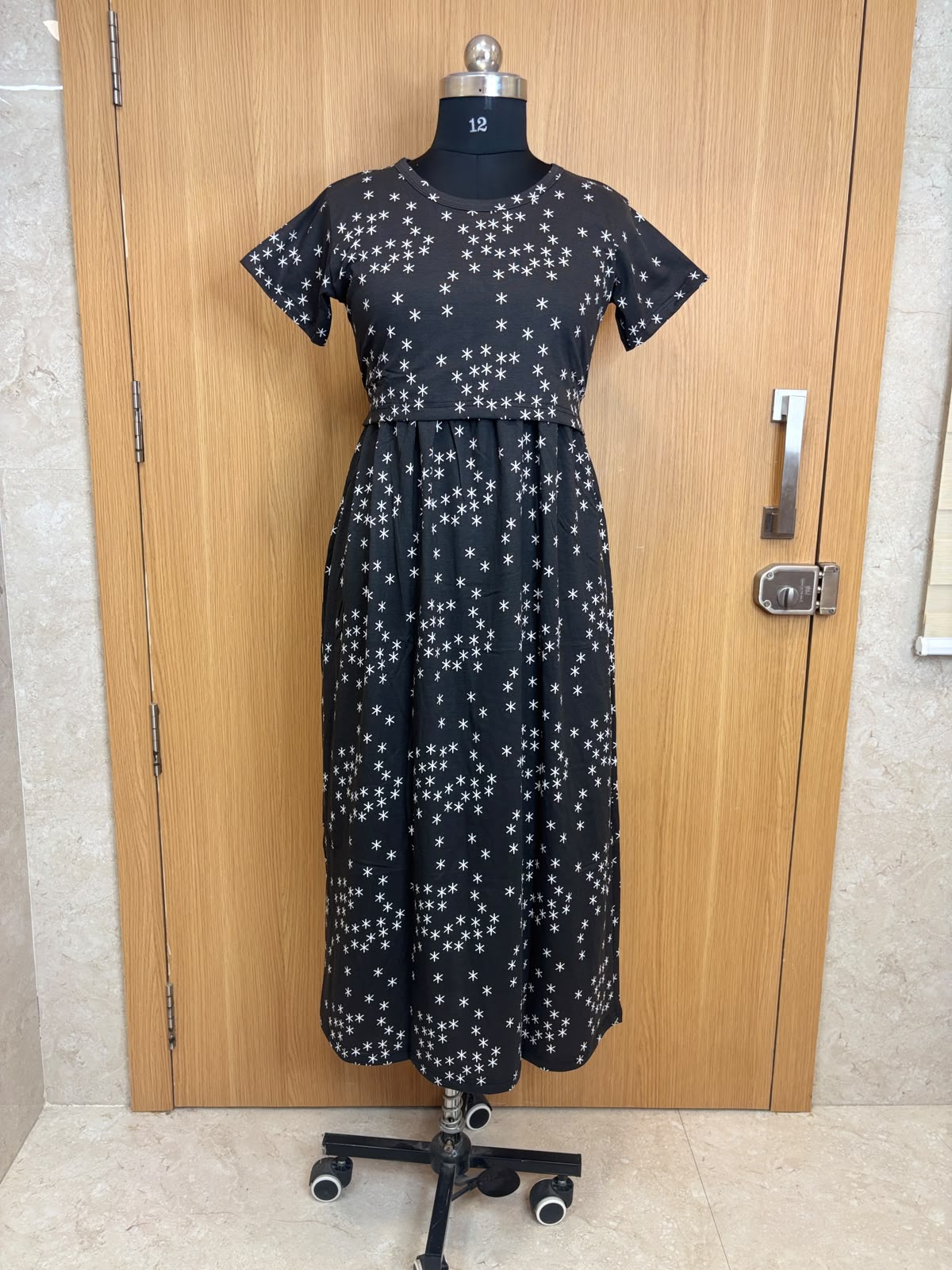 Black Snowflake Print Cotton Hosiery Feeding Maxi
