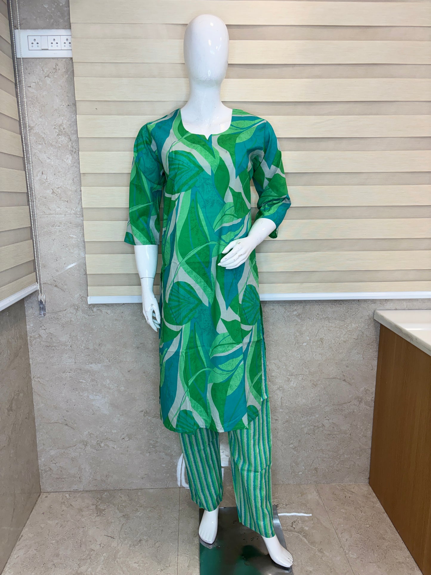 Emerald Green Abstract Leaf Print Kurta Set