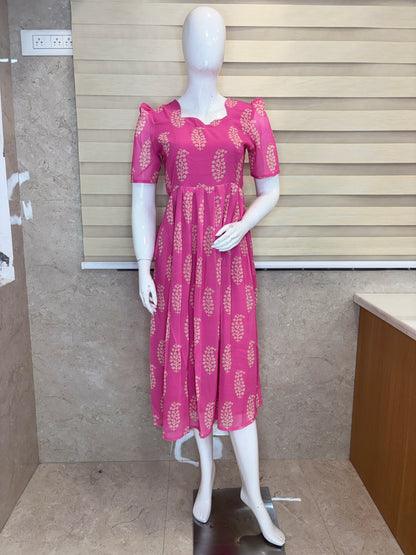 Magenta Pink Floral Butti Non-Feeding Georgette Maxi