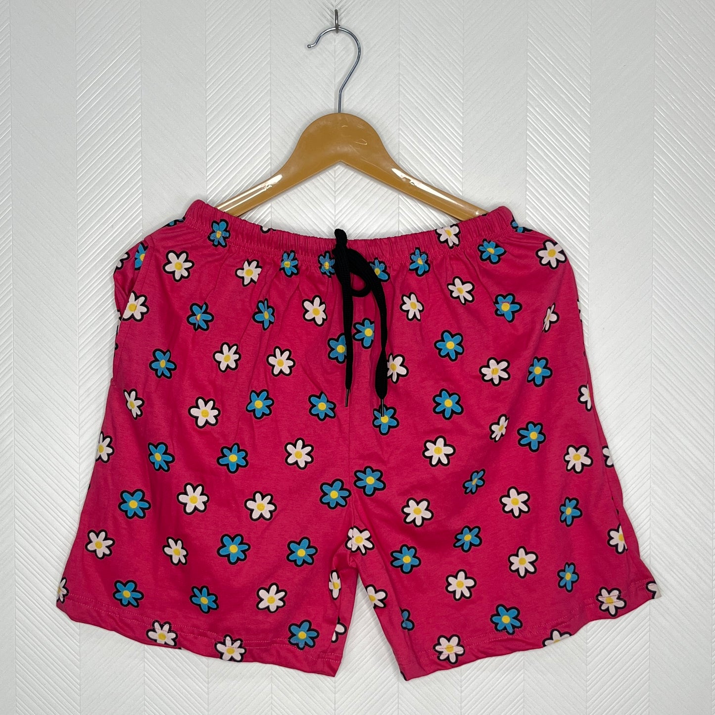 Hot Pink Daisy Pop Women's Shorts