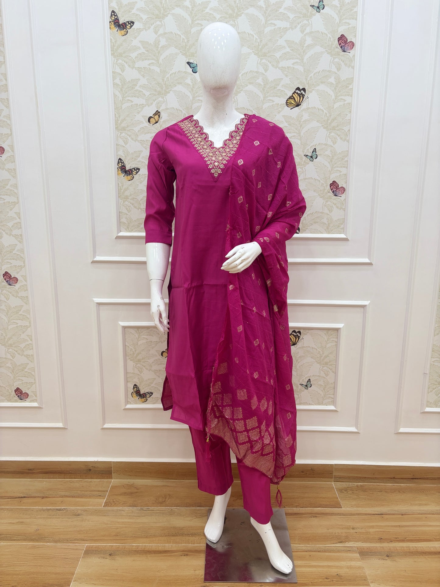 Pink embroidery 3 piece kurta set
