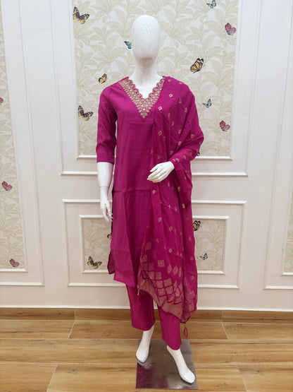 Pink embroidery 3 piece kurta set