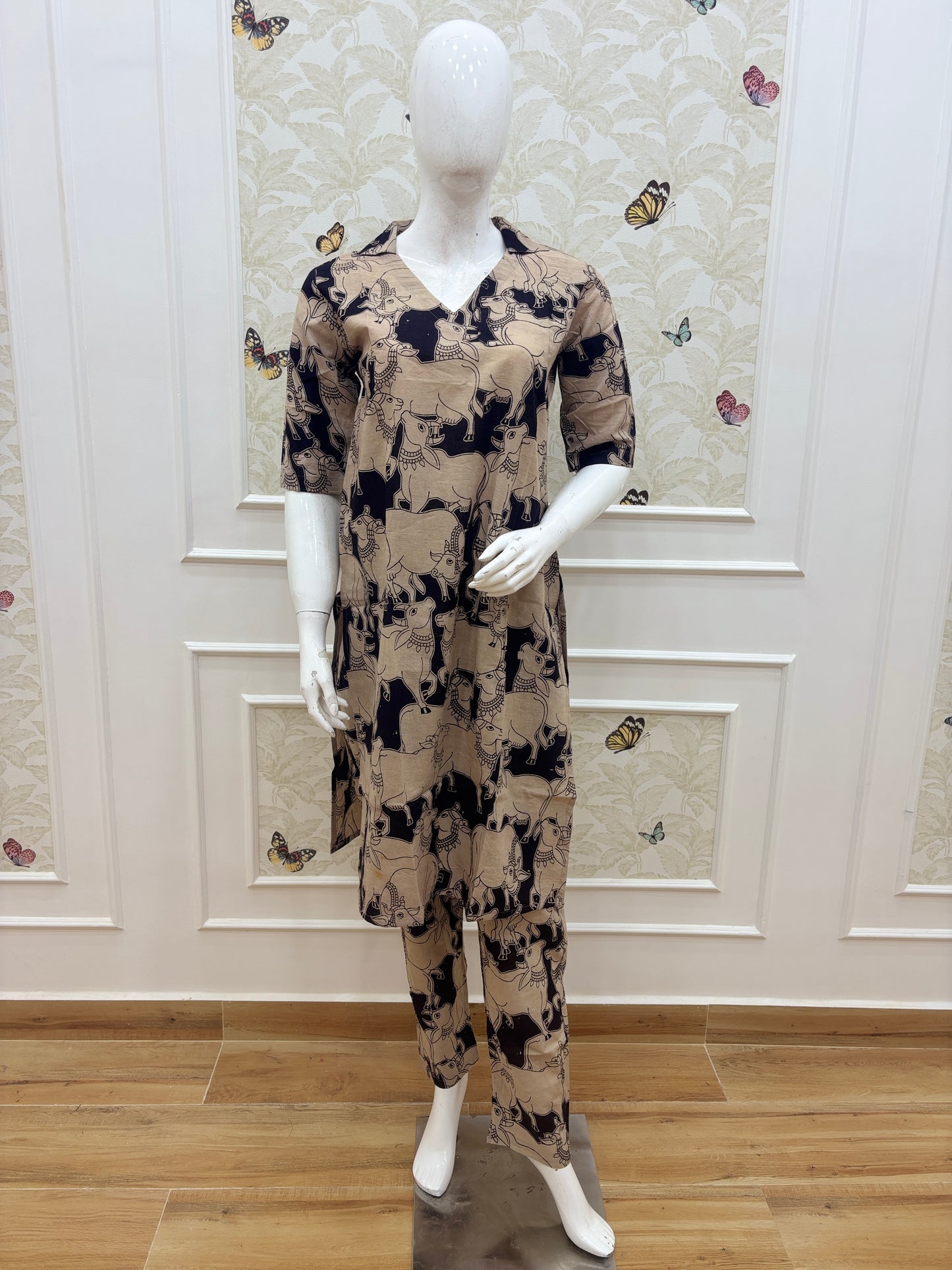 Beige & Black Traditional Cow Print Kalamkari Kurta Set