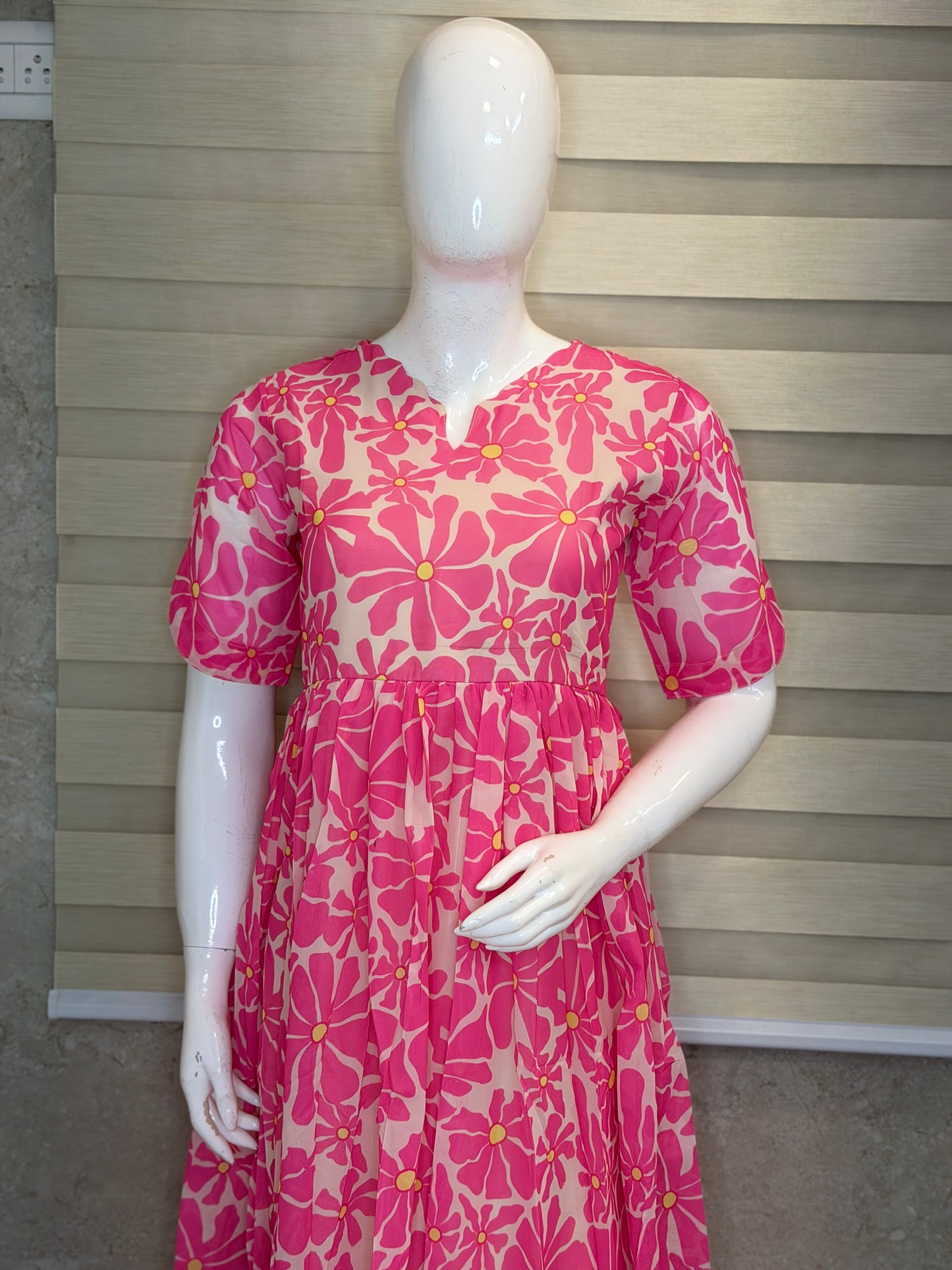 Pink White Floral Printed Georgette Outdoor Non-Feeding Maxi
