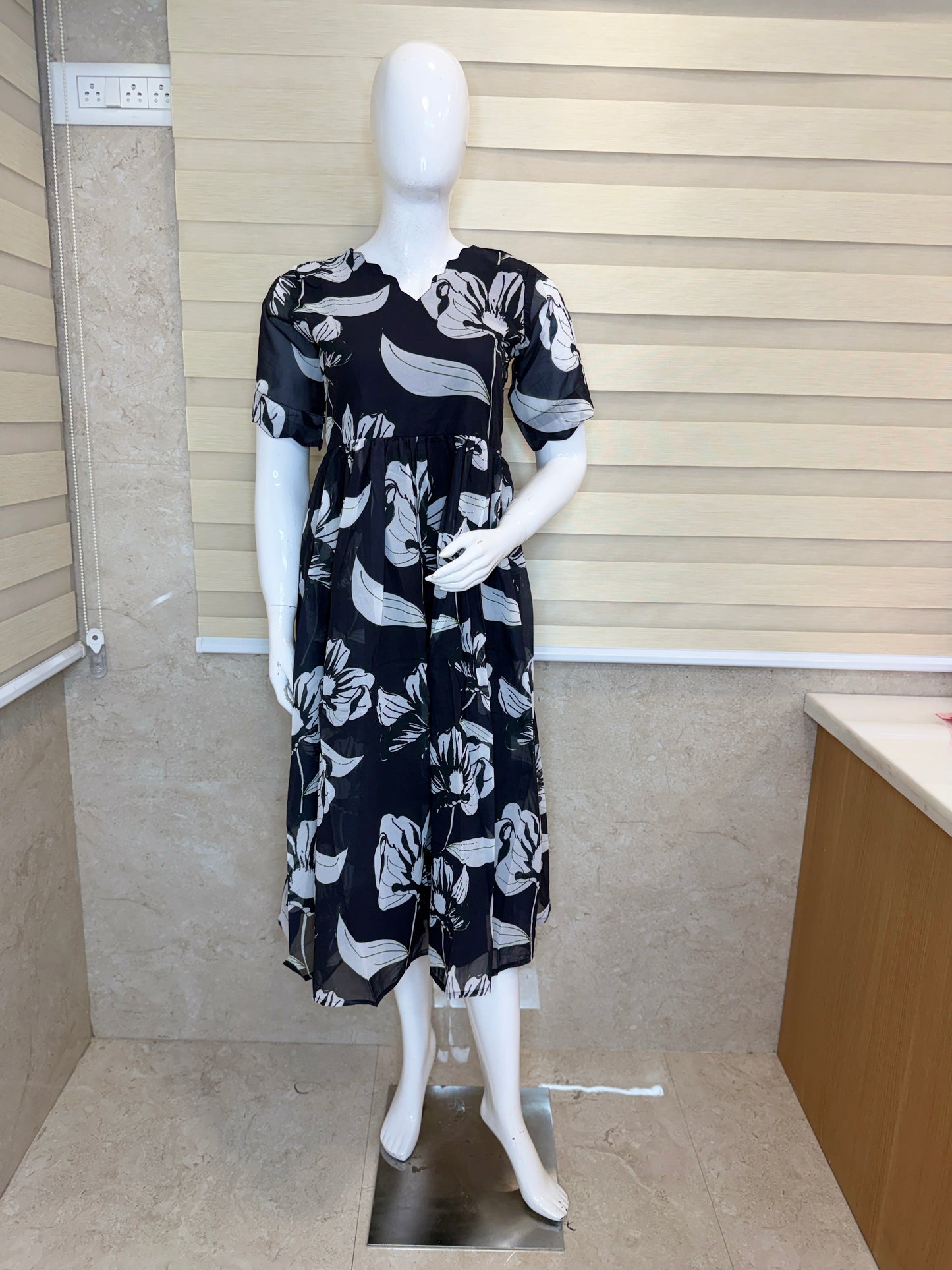 Black White Floral Printed Georgette Outdoor Non-Feeding Maxi