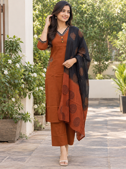 Rust Brown Geometric Spiral Print Mul Chanderi Cotton 3-Piece Kurta Set