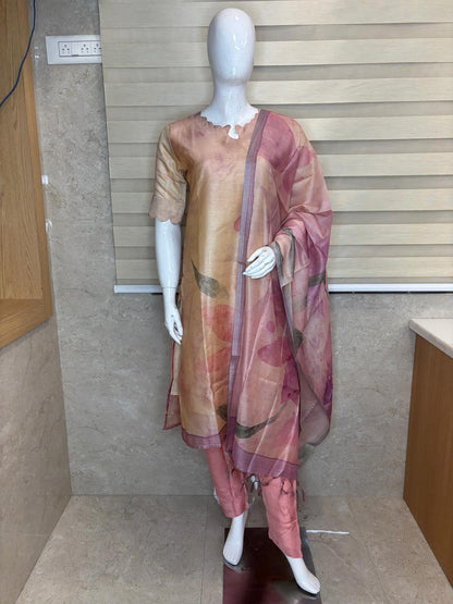 Pink Elegant Printed Linen Kurta Set With Duppata