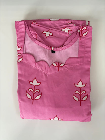 Pink Floral Printed Blended Cotton Non Feeding Maxi
