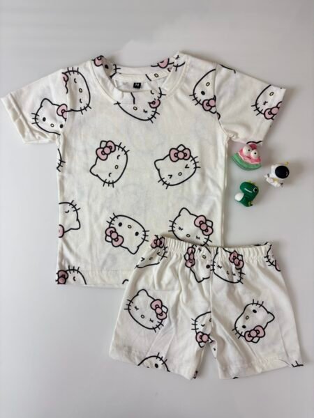 White Kitty's Printed T-Shirts and Shorts Coords