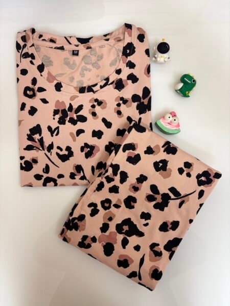 Peach Floral Leopard  Printed T-shirt with Combo Pant Set