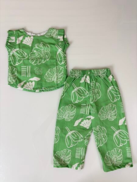 Green and White Floral Printed Top and Bottom Outdoor Wear Set