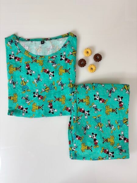 Green Cartoon Character's Printed Feeding Top and Pant Set